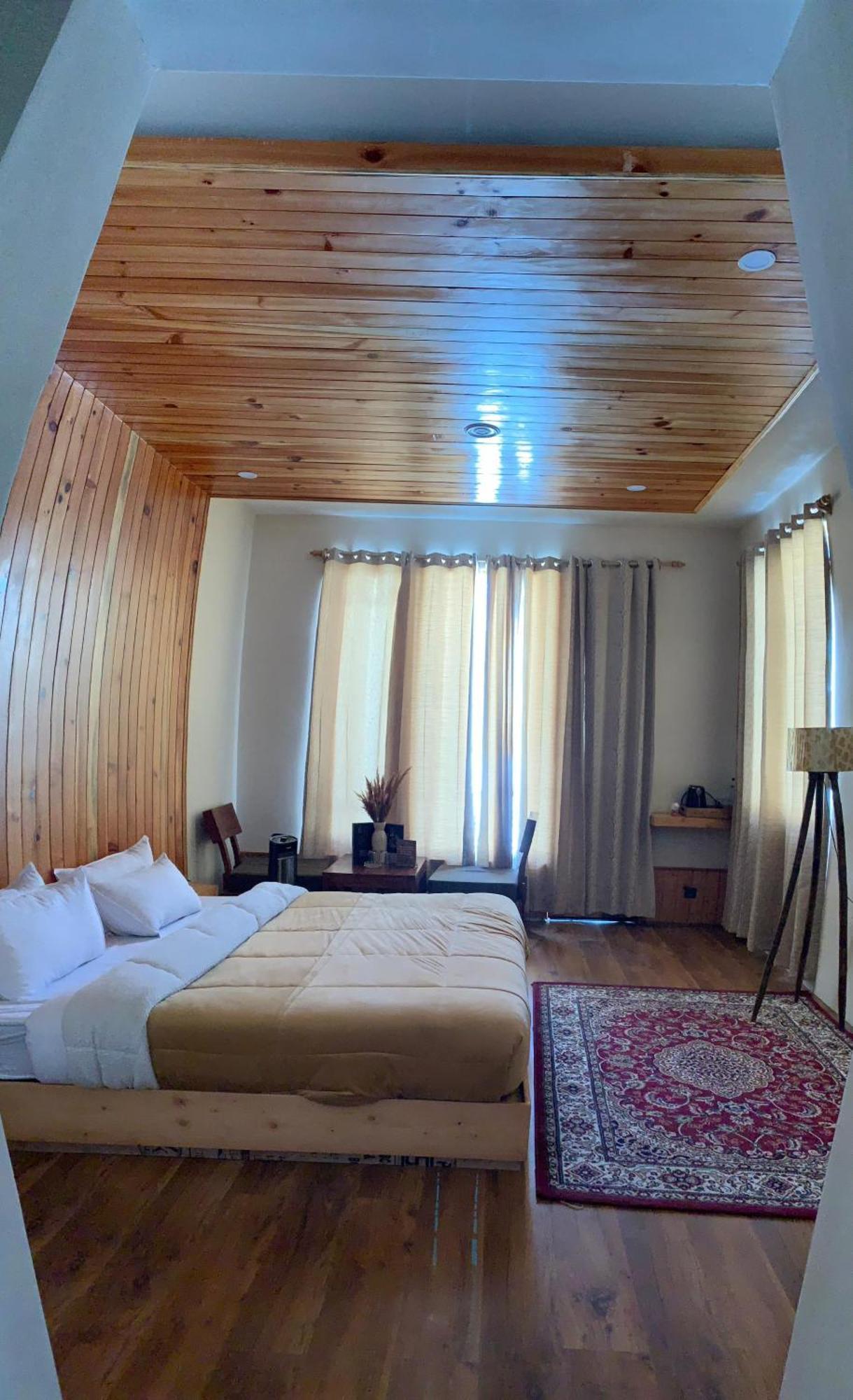 The Bulevar - Whispering Willows Hotel Sissu Exterior photo