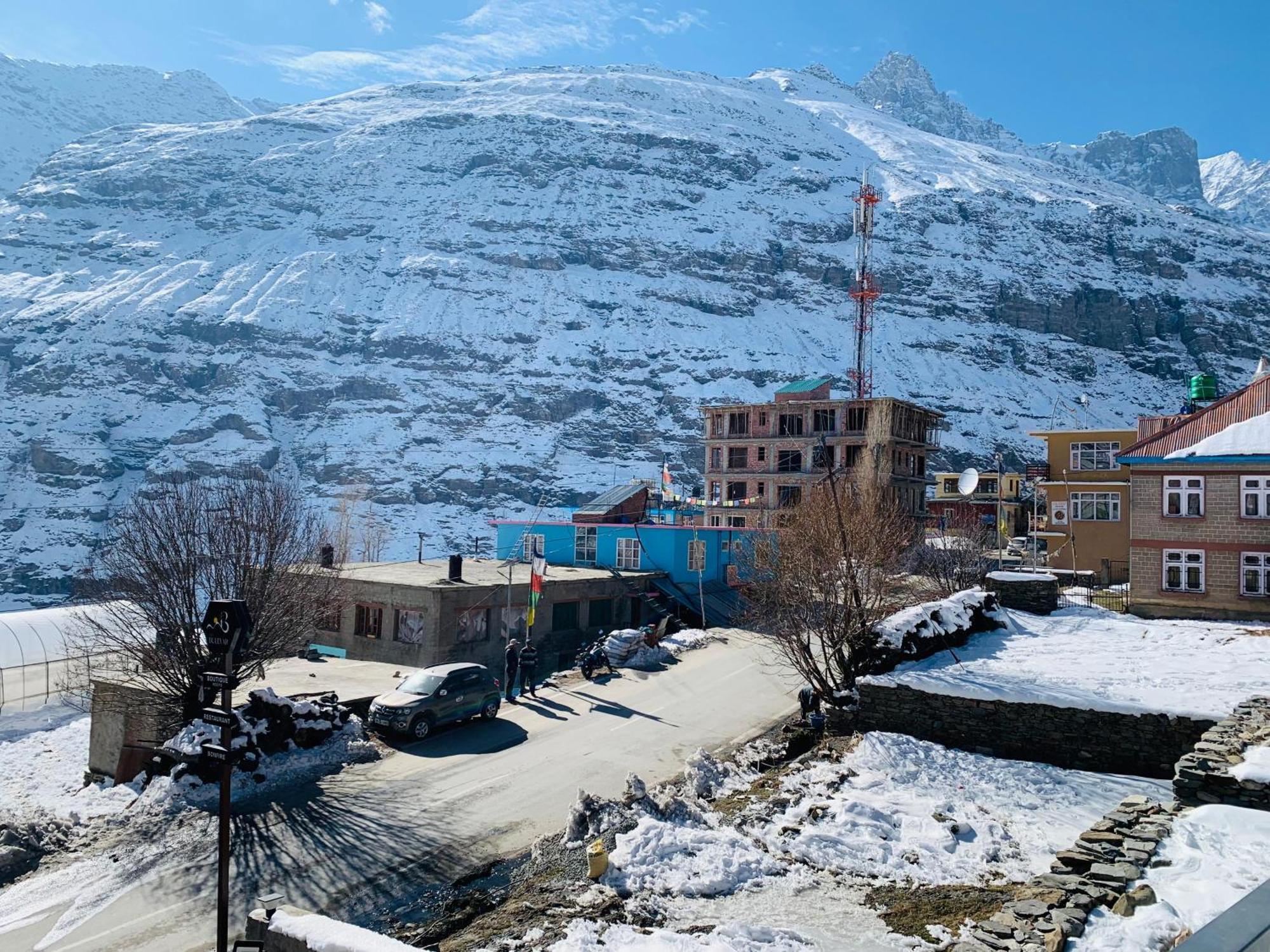 The Bulevar - Whispering Willows Hotel Sissu Exterior photo