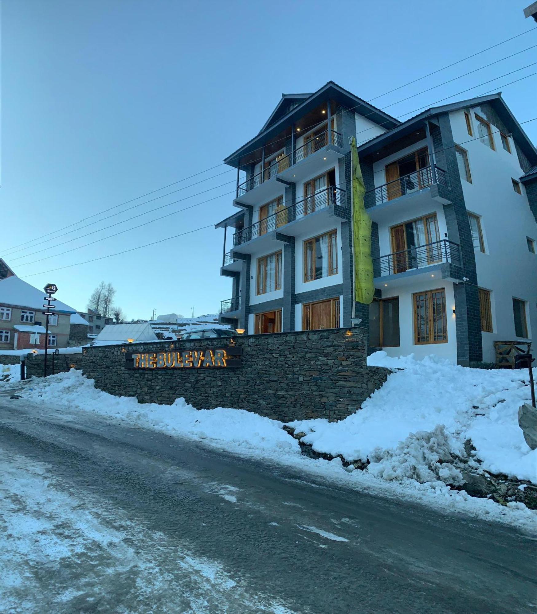 The Bulevar - Whispering Willows Hotel Sissu Exterior photo